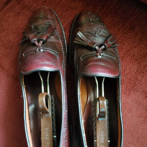 Allen Edmonds Harvard Loafer Shoes Men 9.5D Burgundy Leather Tassel Moc Toe 1289 Mens Allen Edmonds Tassel Loafer for Sale up to 90% Off  main image 2